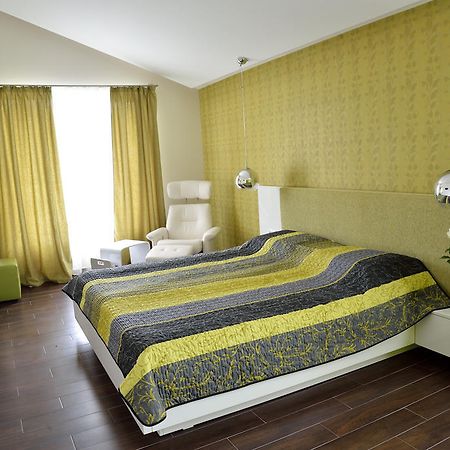 Glicinia Hotel Golden Sands Rum bild