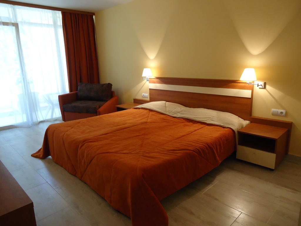 Glicinia Hotel Golden Sands Rum bild